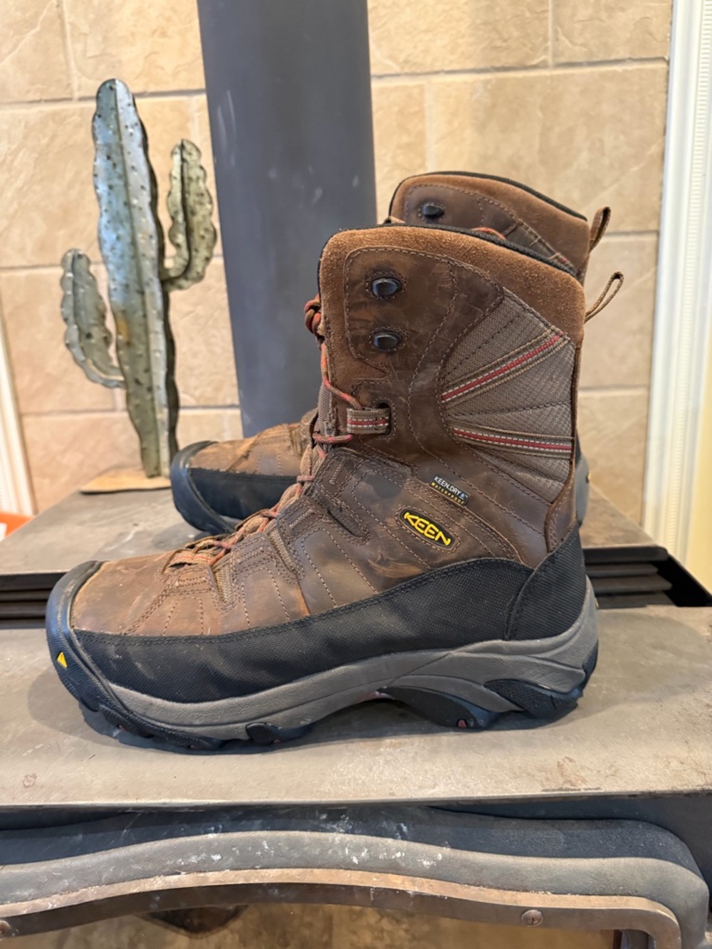 Keen Men's Brown and Black Waterproof Trail Boots